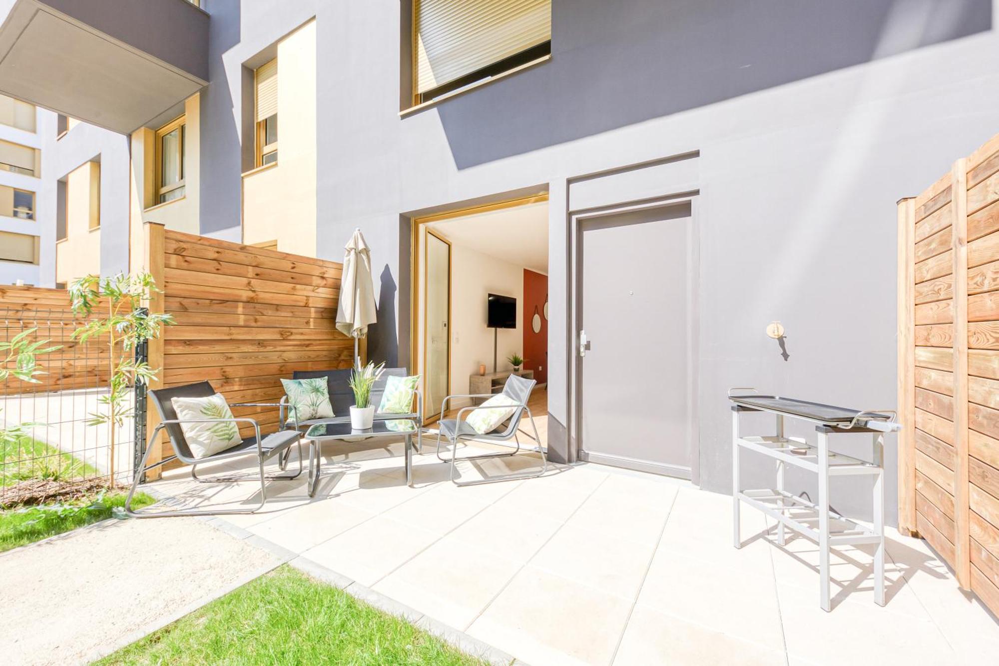 Massy Serenity - 64M2, Terrace, Balcony, Parking Luaran gambar